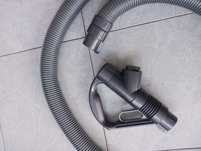 Tubo Flexible con empuñadura de aspiradora Dyson DC52 - Imagen 3
