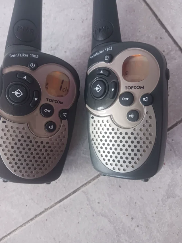 Lote 4 Walkie Talkies Topcom Twintalker 1302 + Base Doble - Imagen 2