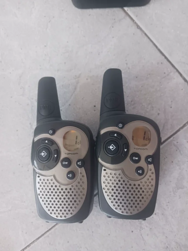 Lote 4 Walkie Talkies Topcom Twintalker 1302 + Base Doble - Imagen 3