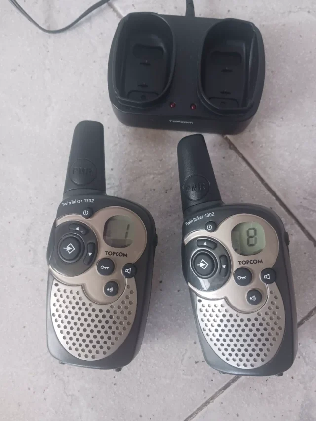 Lote 4 Walkie Talkies Topcom Twintalker 1302 + Base Doble - Imagen 5