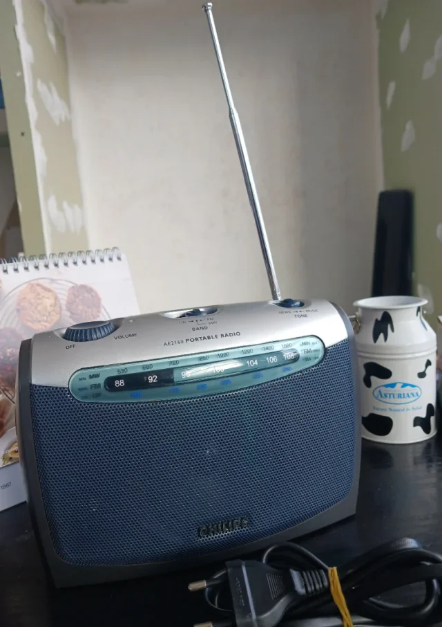 Radio portátil Philips AE2160/04 - Imagen 3