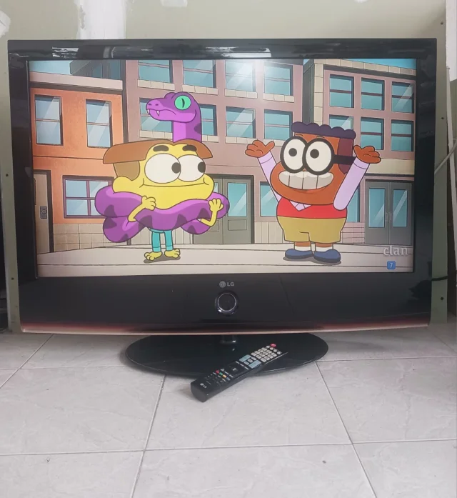 Televisor LG 37 pulgadas – Modelo 37LH7000-ZA - Imagen 3
