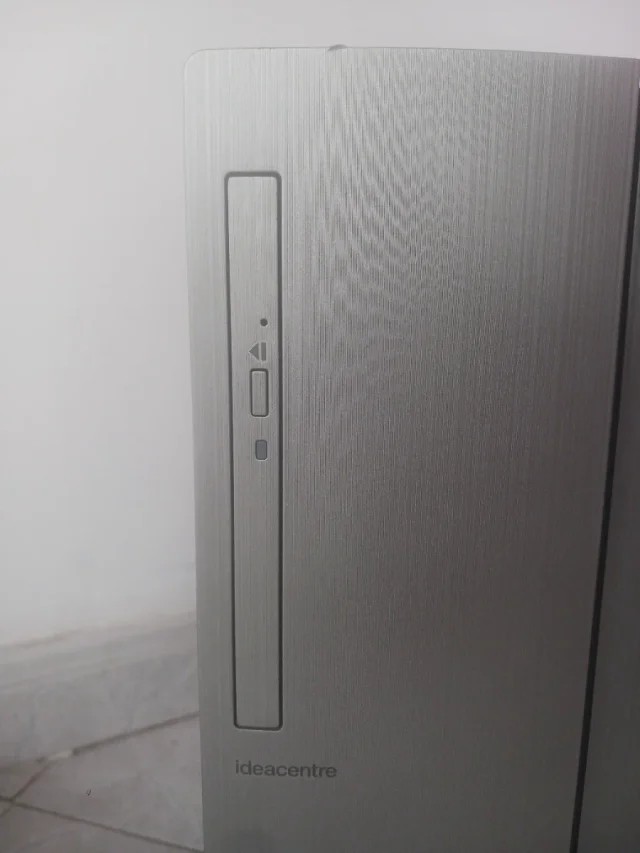 Torre de ordenador Lenovo Ideacentre - Imagen 3
