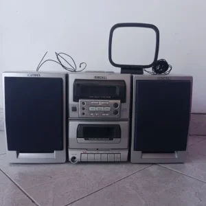 Minicadena Aiwa LCX-133EZ.