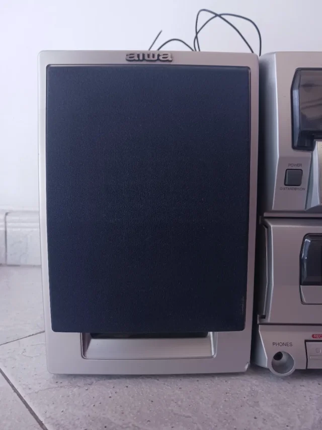 Minicadena Aiwa LCX-133EZ. - Imagen 2