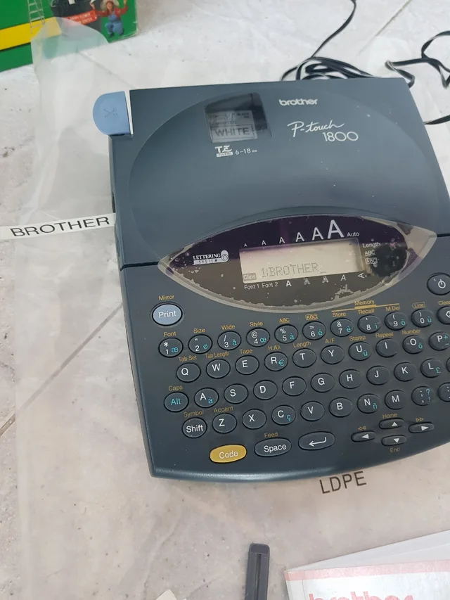 Etiquetadora Brother P-Touch 1800 - Imagen 2