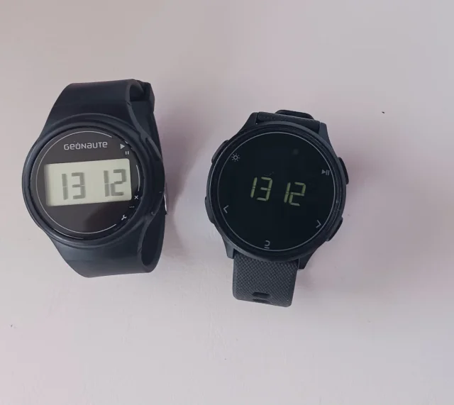 Lote de 2 relojes deportivos Decathlon W100 y W500