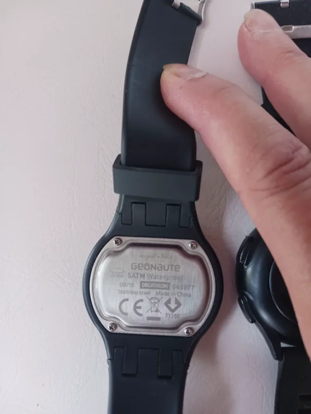Lote de 2 relojes deportivos Decathlon W100 y W500 - Imagen 6