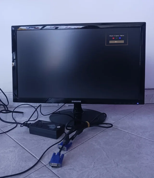 Monitor Samsung SyncMaster S24B150BL de 24" - Imagen 2