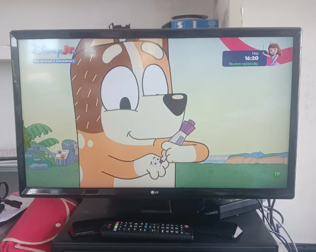 Televisión Smartv LG 24MT49S-PZ de 24 pulgadas - Imagen 2