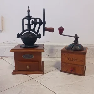 Lote 2 Molinillos de Café Retro