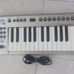 Controlador MIDI Edirol PCR-1