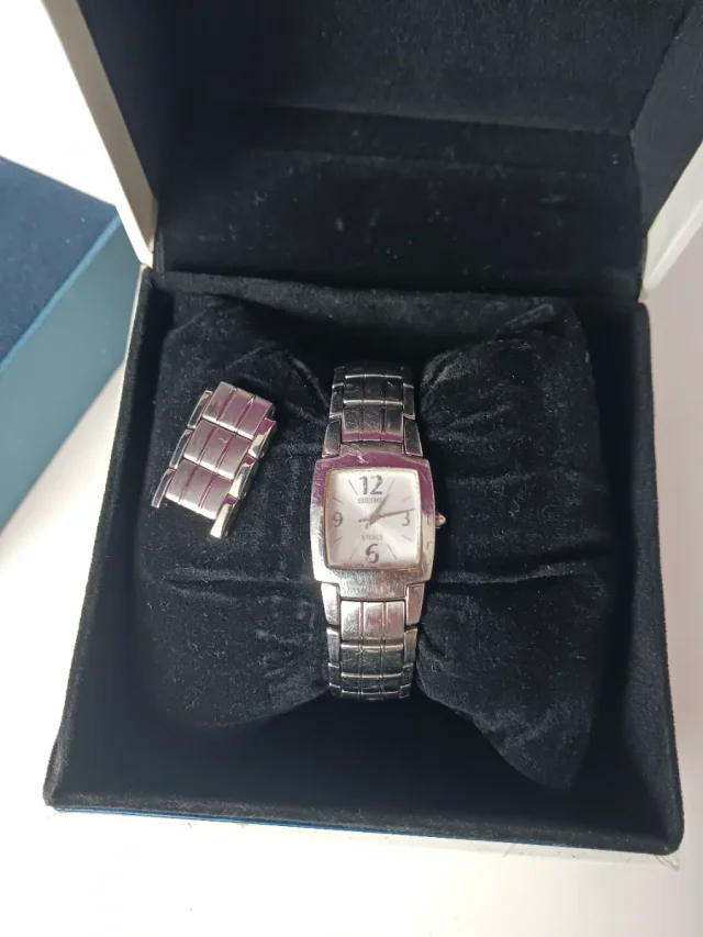 Lote 2 Relojes Mujer Seiko + Festina Vivace (con Estuches) - Imagen 6